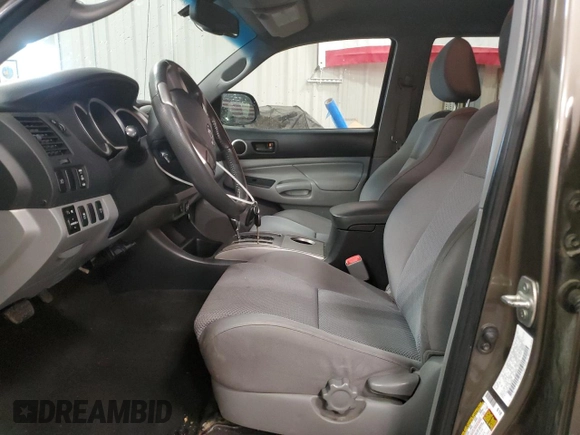 2013 Toyota Tacoma with VIN 3TMLU4EN1DM108966, listed as a Copart auction lot 60998825 with 171,583 mi miles and Clean title. Bid and sale history available at DreamBid. Image 7.