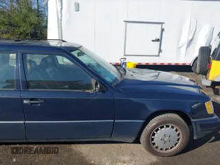 1995 Mercedes-Benz E with VIN WDBEA92E7SF310418, listed as a IAAI auction lot 41762503 with 206,153 mi miles and . Bid and sale history available at DreamBid. Image 14.