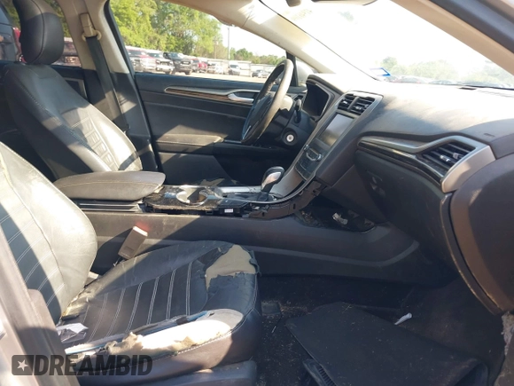 2014 Ford Fusion SE with VIN 3FA6P0HD9ER231067, listed as a IAAI auction lot 41946109 with 265,233 mi miles. Bid and sale history available at carsss.com. Image 5.