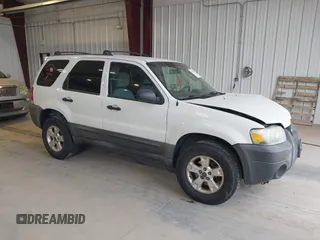 2005 Ford Escape XLT с VIN 1FMYU93165KD12251, выставлен на аукционе IAAI как лот 42393417 с пробегом 184 431 миль миль и . История ставок и продаж доступна на DreamBid. Изображение 1.