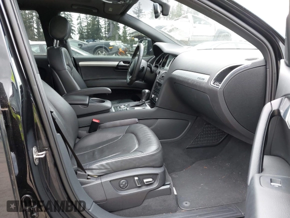 2013 Audi Q7 3.0T S line Prestige with VIN WA1DGAFE9DD015594, listed as a IAAI auction lot 41795868 with 123,525 mi miles. Bid and sale history available at carsss.com. Image 5.