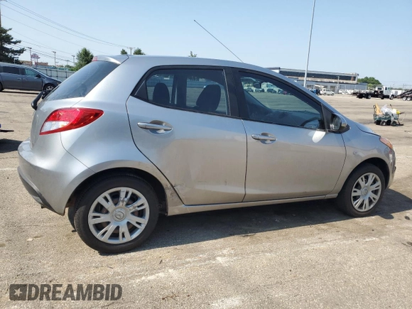 2011 Mazda 2 Sport z VIN JM1DE1HY1B0113087, wystawiony jako Copart lot #60428565 z przebiegiem 57 163 mil mil oraz Szkoda całkowita • Salvage title. Historia ofert i sprzedaży dostępna na DreamBid. Obrazek 3.