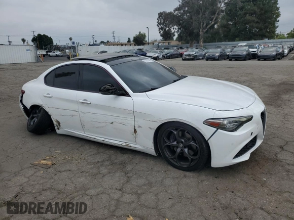 2019 Alfa Romeo Giulia Ti Sport с VIN ZARFAMBN6K7605647, выставлен на аукционе Copart как лот 54258525 с пробегом 97 036 миль миль и Списание • Salvage title. История ставок и продаж доступна на DreamBid. Изображение 4.