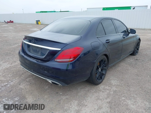 2019 Mercedes-Benz C 300 z VIN 55SWF8DB3KU296007, wystawiony jako IAAI lot #41563261 z przebiegiem 155 185 mil mil oraz . Historia ofert i sprzedaży dostępna na DreamBid. Obrazek 4.