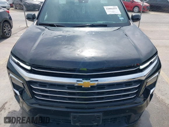 2024 Chevrolet Traverse FWD LT with VIN 1GNERGKS5RJ176849, listed as a IAAI auction lot 42066415 with 13,740 mi miles and . Bid and sale history available at DreamBid. Image 6.