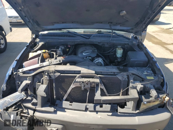 2002 Chevrolet Avalanche with VIN 3GNEK13T62G111797, listed as a Copart auction lot 74718404 with 313,990 mi miles and Salvage Title. Bid and sale history available at carsss.com. Image 11.