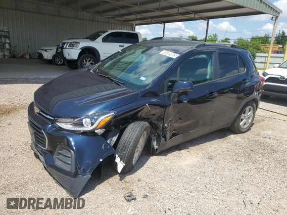 2022 Chevrolet Trax LT z VIN KL7CJLSM0NB546706, wystawiony jako Copart lot #55699805 z przebiegiem 7 010 mil mil oraz Czysty tytuł • Clean title. Historia ofert i sprzedaży dostępna na DreamBid. Obrazek 1.