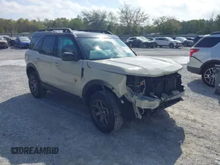 2024 Ford Bronco Sport Badlands z VIN 3FMCR9D91RRF56505, wystawiony jako IAAI lot #41919024 z przebiegiem 2 547 mil mil oraz . Historia ofert i sprzedaży dostępna na DreamBid. Obrazek 1.