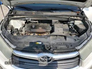 2015 Toyota Highlander LE z VIN 5TDZARFH9FS015561, wystawiony jako Copart lot #59218845 z przebiegiem 215 288 mil mil oraz Czysty tytuł • Clean title. Historia ofert i sprzedaży dostępna na DreamBid. Obrazek 12.