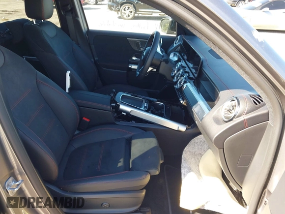2024 Mercedes-Benz EQB 300 z VIN W1N9M0KB2RN079416, wystawiony jako IAAI lot #40927378 z przebiegiem Nie podano mil oraz . Historia ofert i sprzedaży dostępna na DreamBid. Obrazek 5.
