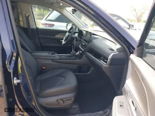 2024 Toyota Grand Highlander XLE with VIN 5TDAAAB59RS059896, listed as a IAAI auction lot 41691709 with 7,294 mi miles. Bid and sale history available at carsss.com. Image 5.