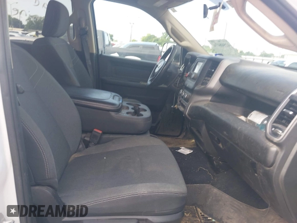 2020 Ram 2500 Tradesman z VIN 3C6UR4HL4LG266478, wystawiony jako IAAI lot #42508474 z przebiegiem 125 048 mil mil oraz . Historia ofert i sprzedaży dostępna na DreamBid. Obrazek 5.