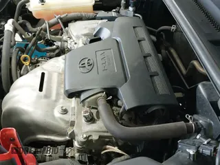 2018 Toyota RAV4 LE z VIN JTMZFREV4JJ164717, wystawiony jako IAAI lot #43119731 z przebiegiem 107 311 mil mil oraz . Historia ofert i sprzedaży dostępna na DreamBid. Obrazek 19.