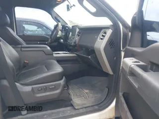 2015 Ford F-250 Lariat z VIN 1FT7W2B65FED52108, wystawiony jako IAAI lot #41940424 z przebiegiem 257 569 mil mil oraz . Historia ofert i sprzedaży dostępna na DreamBid. Obrazek 5.