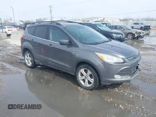 2014 Ford Escape SE with VIN 1FMCU9GX0EUA37649, listed as a IAAI auction lot 41834356 with 189,953 mi miles. Bid and sale history available at carsss.com. Image 1.