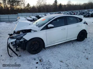 2015 Ford Focus ST with VIN 1FADP3L96FL371878, listed as a Copart auction lot 85670524 with 149,869 mi miles and Clean Title. Bid and sale history available at carsss.com. Image 1.
