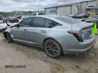 2024 Cadillac CT5 Sport z VIN 1G6DP5RK1R0100462, wystawiony jako Copart lot #47562155 z przebiegiem 12 213 mil mil oraz Szkody całkowita. Historia ofert i sprzedaży dostępna na DreamBid. Obrazek 2.