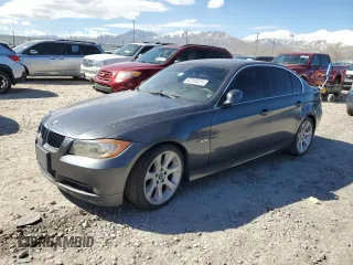 2006 BMW 3 Series 330i z VIN WBAVB33556KS36808, wystawiony jako Copart lot #50209425 z przebiegiem 156 235 mil mil oraz Czysty tytuł • Clean title. Historia ofert i sprzedaży dostępna na DreamBid. Obrazek 1.