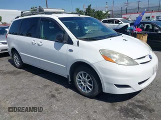 2006 Toyota Sienna CE z VIN 5TDZA23C56S572077, wystawiony jako IAAI lot #42520493 z przebiegiem 226 732 mil mil oraz . Historia ofert i sprzedaży dostępna na DreamBid. Obrazek 1.