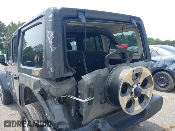 2020 Jeep Wrangler Unlimited Black and Tan with VIN 1C4HJXDG3LW298223, listed as a IAAI auction lot 42446032 with 17,688 mi miles and . Bid and sale history available at DreamBid. Image 6.