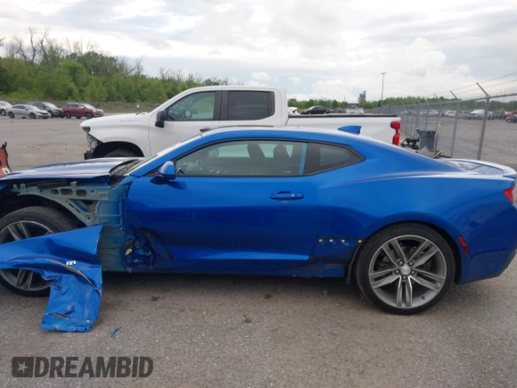 2017 Chevrolet Camaro 1LT z VIN 1G1FB1RXXH0102226, wystawiony jako IAAI lot #41955816 z przebiegiem 33 539 mil mil oraz . Historia ofert i sprzedaży dostępna na DreamBid. Obrazek 14.
