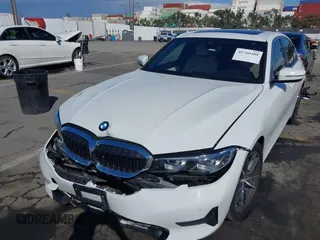 2020 BMW 3 Series 330i with VIN 3MW5R1J02L8B31552, listed as a IAAI auction lot 41760488 with 32,918 mi miles. Bid and sale history available at carsss.com. Image 6.