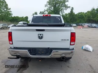 2018 Ram 1500 Big Horn z VIN 1C6RR7LT2JS179408, wystawiony jako IAAI lot #42271437 z przebiegiem 151 010 mil mil oraz . Historia ofert i sprzedaży dostępna na DreamBid. Obrazek 16.