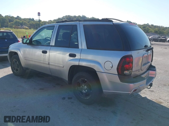 2006 Chevrolet TrailBlazer LS with VIN 1GNDT13S762231896, listed as a IAAI auction lot 40548299 with 229,861 mi miles and . Bid and sale history available at DreamBid. Image 3.