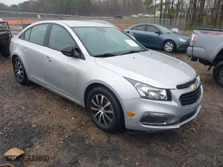 2015 Chevrolet Cruze LS with VIN 1G1PA5SH8F7225657, listed as a IAAI auction lot 41788086 with 118,307 mi miles. Bid and sale history available at carsss.com. Image 1.