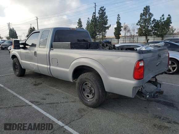 2013 Ford F-250 XL z VIN 1FT7X2A66DEB77282, wystawiony jako Copart lot #84869404 z przebiegiem 283 377 mil mil oraz Czysty tytuł • Clean title. Historia ofert i sprzedaży dostępna na DreamBid. Obrazek 2.