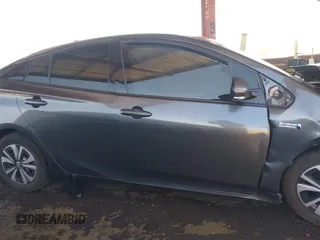 2017 Toyota Prius Plus with VIN JTDKARFPXH3059677, listed as a IAAI auction lot 42316908 with Not provided miles and . Bid and sale history available at DreamBid. Image 13.