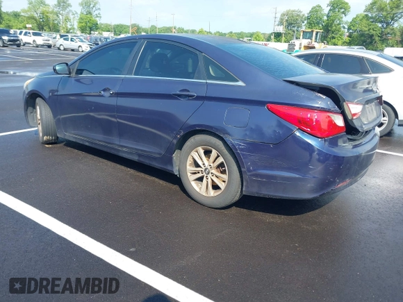 2013 Hyundai Sonata GLS z VIN 5NPEB4AC7DH726866, wystawiony jako IAAI lot #42306731 z przebiegiem 164 122 mil mil oraz . Historia ofert i sprzedaży dostępna na DreamBid. Obrazek 3.