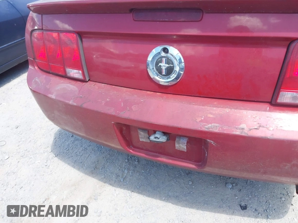 2008 Ford Mustang Deluxe with VIN 1ZVHT84N985188172, listed as a IAAI auction lot 42738693 with 165,837 mi miles and . Bid and sale history available at DreamBid. Image 15.