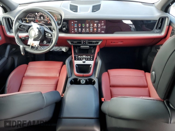 2024 Porsche Cayenne z VIN WP1AA2AY5RDA12912, wystawiony jako Copart lot #44555195 z przebiegiem 7 587 mil mil oraz Szkoda całkowita • Salvage title. Historia ofert i sprzedaży dostępna na DreamBid. Obrazek 8.