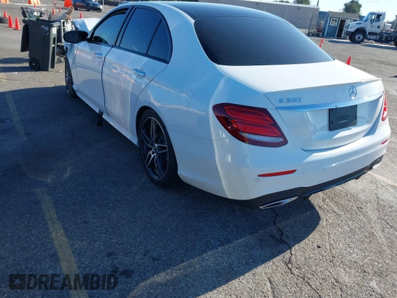 2020 Mercedes-Benz E-Class E 350 with VIN WDDZF8DB2LA714457, listed as a IAAI auction lot 41756153 with 1 mi miles. Bid and sale history available at carsss.com. Image 3.