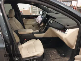 2019 Cadillac XT5 Luxury AWD z VIN 1GYKNDRS0KZ213092, wystawiony jako IAAI lot #41510497 z przebiegiem 26 030 mil mil oraz . Historia ofert i sprzedaży dostępna na DreamBid. Obrazek 5.
