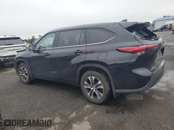 2022 Toyota Highlander XLE with VIN 5TDGZRBH7NS241862, listed as a Copart auction lot 62605495 with 29,080 mi miles and Salvage title. Bid and sale history available at DreamBid. Image 2.