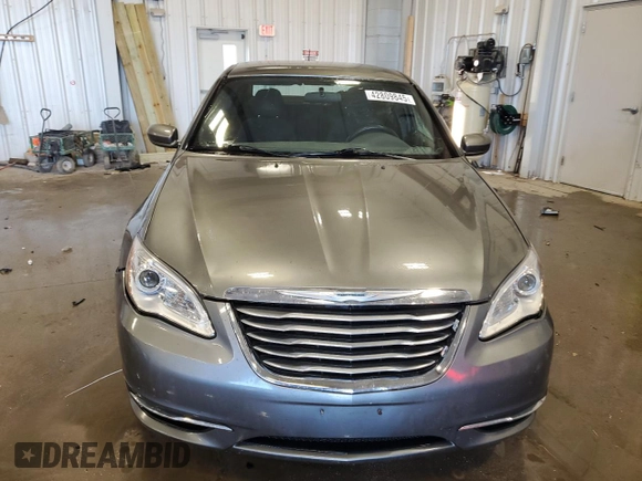2013 Chrysler 200 LX with VIN 1C3CCBAB7DN704760, listed as a Copart auction lot 42809845 with 147,891 mi miles and Clean Title. Bid and sale history available at carsss.com. Image 5.
