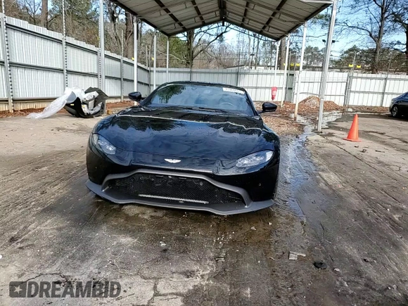 2020 Aston Martin Vantage z VIN SCFSMGAWXLGN02889, wystawiony jako Copart lot #41468605 z przebiegiem 21 815 mil mil oraz Szkoda całkowita • Salvage title. Historia ofert i sprzedaży dostępna na DreamBid. Obrazek 14.