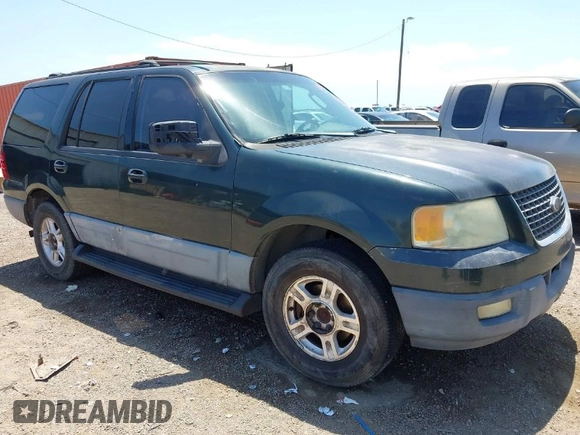 2004 Ford Expedition Special Service with VIN 1FMPU16L74LA64899, listed as a IAAI auction lot 41964679 with 178,369 mi miles. Bid and sale history available at carsss.com. Image 1.