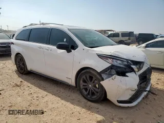 2021 Toyota Sienna XSE with VIN 5TDDRKECXMS011869, listed as a Copart auction lot 60333135 with 77,316 mi miles and Salvage title. Bid and sale history available at DreamBid. Image 4.
