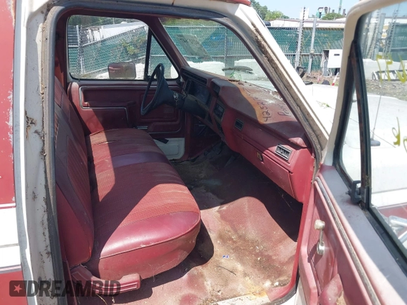 1986 Ford F-150 с VIN 1FTDF15N9GNA61421, выставлен на аукционе IAAI как лот 42527647 с пробегом 49 470 миль миль и . История ставок и продаж доступна на DreamBid. Изображение 5.