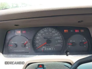 2001 Mercury Grand Marquis LS z VIN 2MEFM75W31X704182, wystawiony jako IAAI lot #42086175 z przebiegiem 177 892 mil mil oraz . Historia ofert i sprzedaży dostępna na DreamBid. Obrazek 7.
