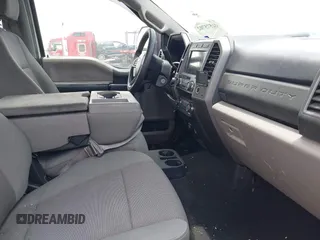 2019 Ford F-250 XL with VIN 1FT7W2BT7KEG38882, listed as a IAAI auction lot 42575702 with Not provided miles and . Bid and sale history available at DreamBid. Image 5.