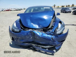 2018 Tesla Model 3 Long Range Battery z VIN 5YJ3E1EA4JF056385, wystawiony jako Copart lot #60174535 z przebiegiem 79 840 mil mil oraz Czysty tytuł • Clean title. Historia ofert i sprzedaży dostępna na DreamBid. Obrazek 5.