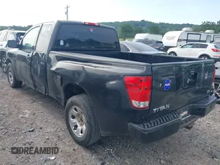 2007 Nissan Titan LE z VIN 1N6BA06A07N245025, wystawiony jako IAAI lot #42469264 z przebiegiem 324 485 mil mil oraz . Historia ofert i sprzedaży dostępna na DreamBid. Obrazek 3.