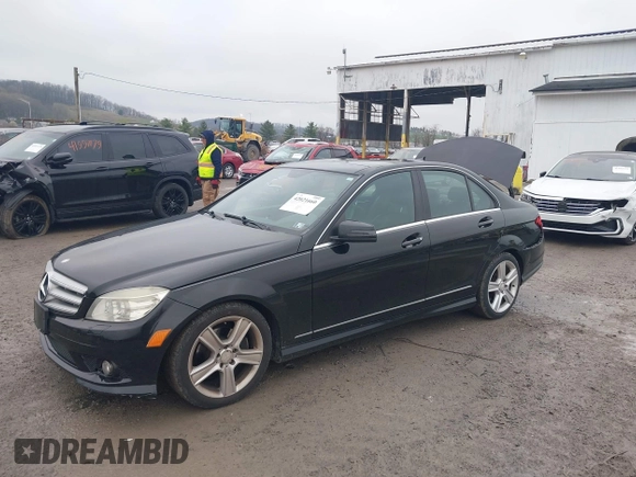 2010 Mercedes-Benz C 300 Sport z VIN WDDGF8BB0AF441321, wystawiony jako IAAI lot #42021660 z przebiegiem 143 888 mil mil oraz . Historia ofert i sprzedaży dostępna na DreamBid. Obrazek 2.