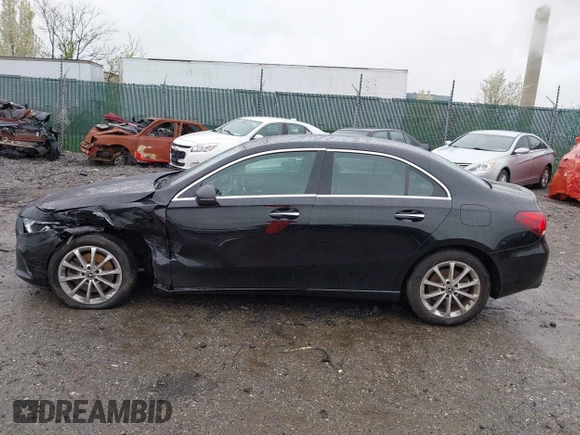 2020 Mercedes-Benz A 220 с VIN W1K3G4FB1LJ238193, выставлен на аукционе IAAI как лот 41975738 с пробегом 52 381 миль миль и . История ставок и продаж доступна на DreamBid. Изображение 14.