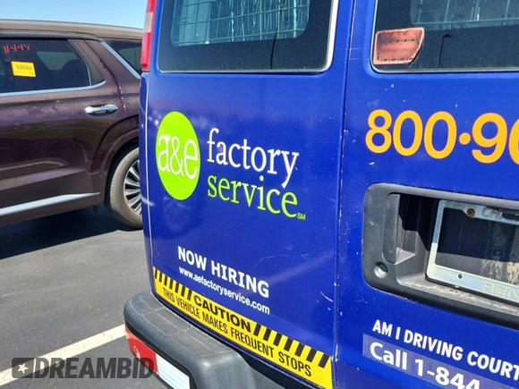 2012 Chevrolet Express Cargo z VIN 1GCSGAFX9C1137368, wystawiony jako IAAI lot #42619588 z przebiegiem 226 230 mil mil oraz . Historia ofert i sprzedaży dostępna na DreamBid. Obrazek 49.