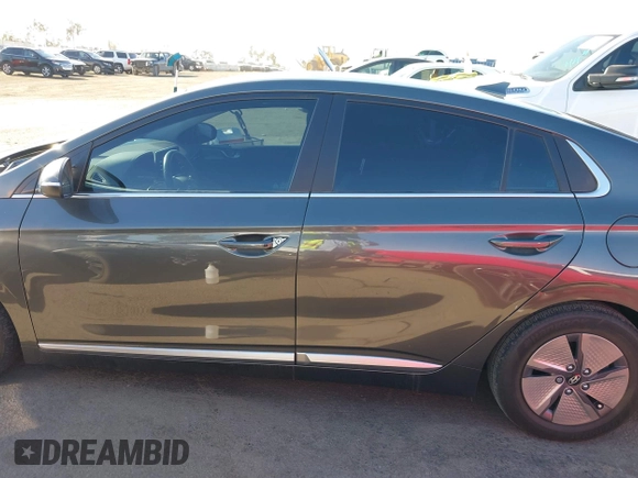 2022 Hyundai Ioniq SE z VIN KMHC75LCXNU271168, wystawiony jako IAAI lot #41073220 z przebiegiem 31 890 mil mil oraz . Historia ofert i sprzedaży dostępna na DreamBid. Obrazek 15.